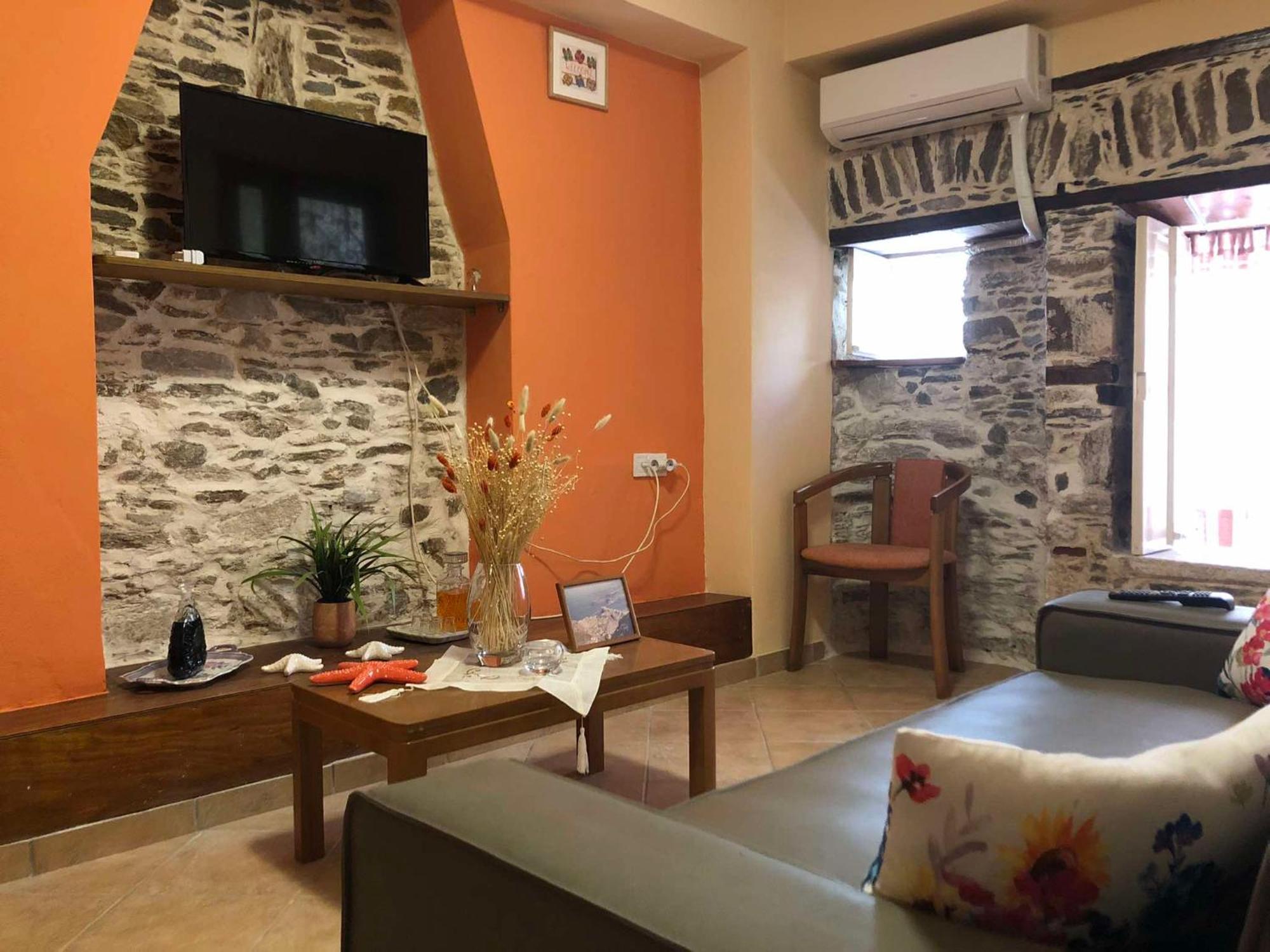 1872 Tonia, Two Level Cozy Stony Apartment Ermoupoli