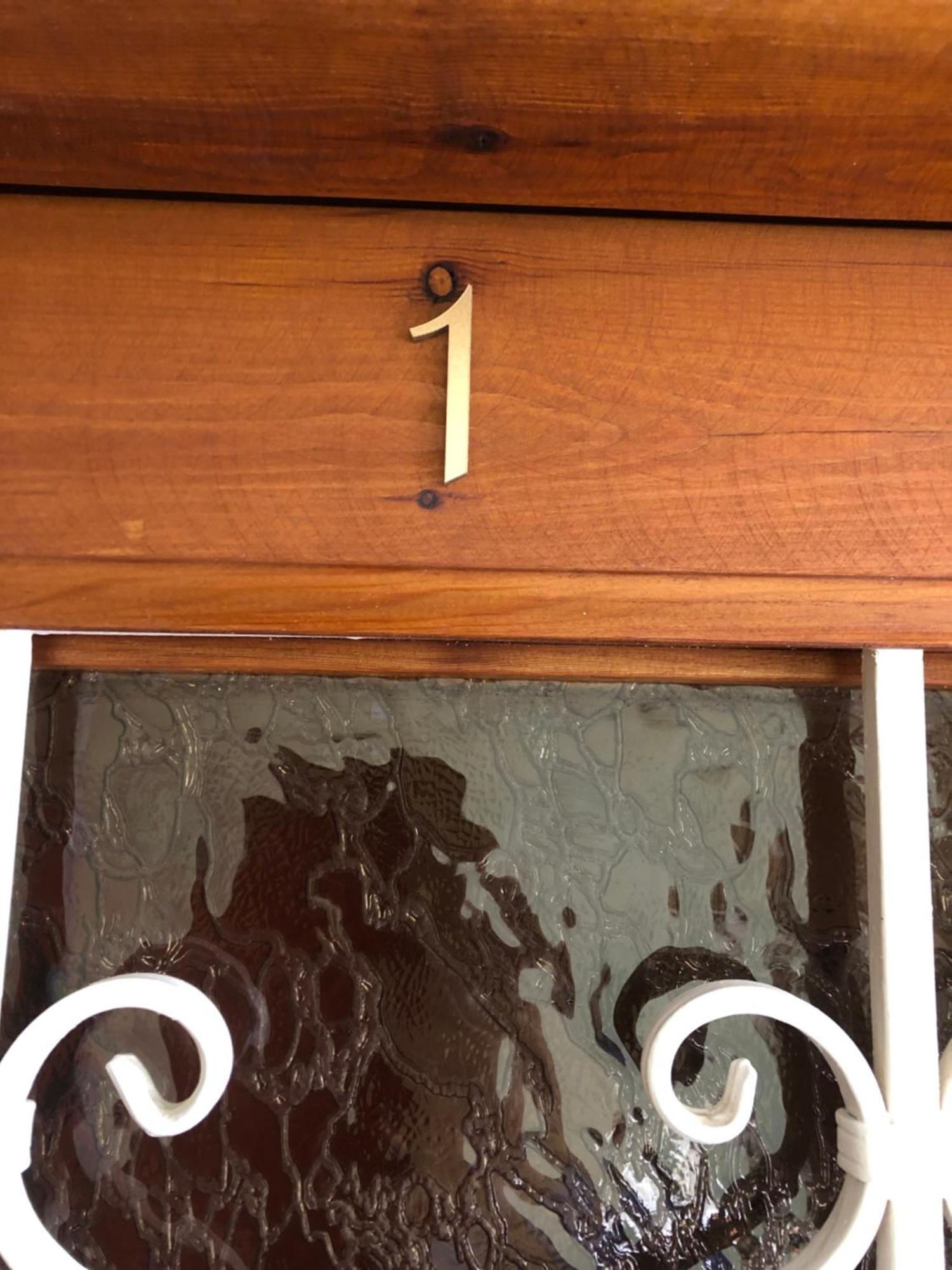 1872 Tonia, Two Level Cozy Stony *